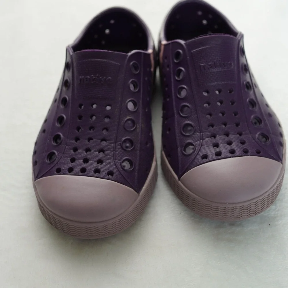 Native Shoes Jefferson Kids 8 Purple Perforated Slip On Sneakers Water Shoes